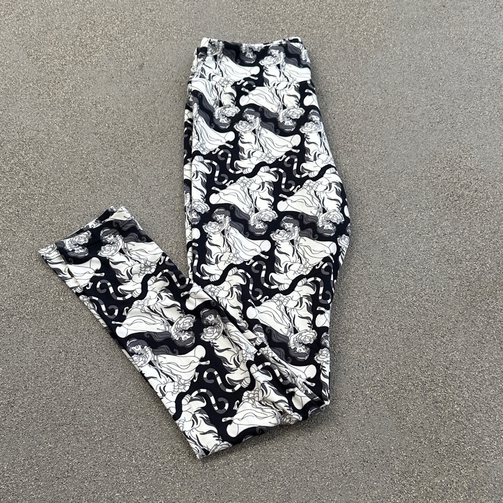 NWOT Disney LuLaRoe Jasmine Leggings - Sz OS